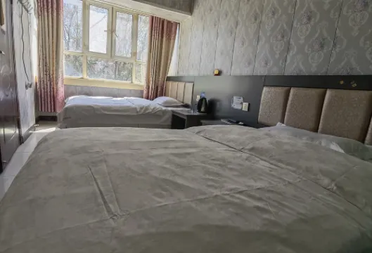 Urumqi Huaxi Hotel