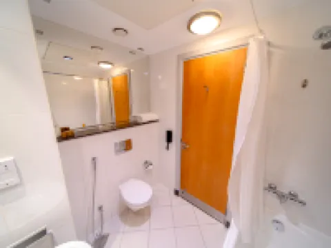 プレミア イン アブダビ エアポート (ビジネス パーク) アブダビのホテル