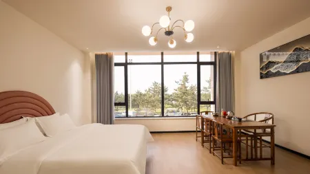 Floral Hotel · Ru Hai Hotel (Weihai International Beach Torch Eighth Street Branch)