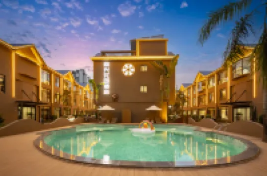 난싱정원 스마트 영화관 호텔（하이뤼면세점） 싼야 첸구칭 관광지(삼아 천고정 관광지) 주변 호텔