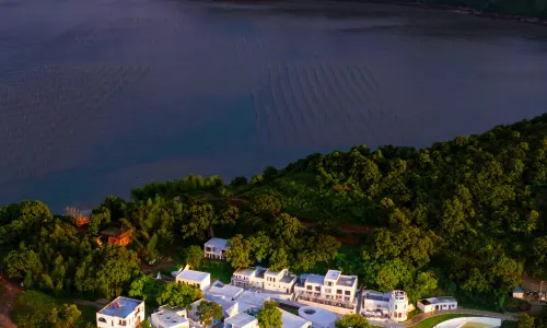M island Resort