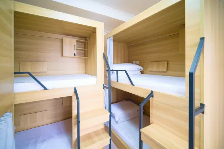 Shangshangqian Female Hostel (Chongqing Jiefangbei Area/Hong Ya Dong)