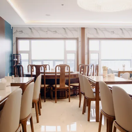Zhangbei Yuehao Holiday Hotel (Hua'an City Plaza)