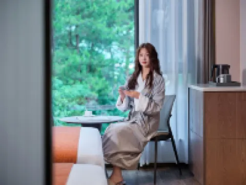 Zhangjiajie Four Seasons Lai · Riverside Resort Hotel (Baofeng Lake Scenic Area) Hotels in Zhangjiajie