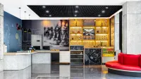 TAI YI · Z HOTEL - Romantic