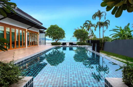 Nariya Bayfront Phuket シャロン桟橋周辺のホテル
