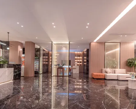 Moon Lake Hotel Hotels in Leye
