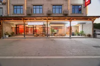 Wangxian Pavilion ｜ Yiyun Hotel Отели рядом с достопримечательностью «Qinfengxiang Passenger Transport Terminal»