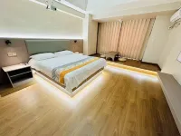 Yiyi Sentiment Apartment Hotel