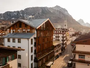 Top 11 Four-Star Hotels in Province of Belluno