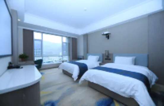 Xunhua Yonghong International Hotel