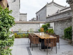 Tangfang Ciyun Yaju (Datong Ancient City Daiwang Mansion Store)