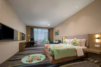 City Holiday Hotel  Guangzhou Baiyun Airport Renhe Metro Exit B - Family