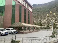 Lanfeng Hotel - parking