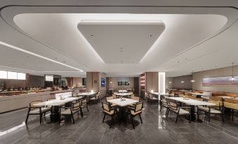 Atour Hotel Kaifeng North Station Museum