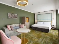 RIHGA Royal Hotel Osaka, Vignette Collection Hotels near Gallery Ikeda