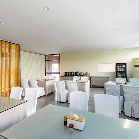 Rujia Pebble Hotel (Fuzhou Luoyuan High-Speed Rail Station)