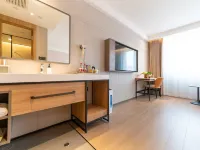 Homeinn Plus Hotel (Tianjin Railway Station Jianguo Road Italian Style District Subway Station) Hotels near Hebei