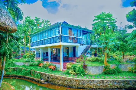 Ciudad Caliente by the Lavana