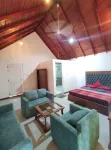 Royal Crown Residency Hotel فنادق في Hokandara