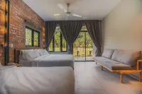 Sementra Hot Spring Nature Resort - balcony