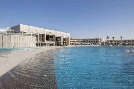 V Hotel Sharm El Shiekh Отели рядом с достопримечательностью «Sharm EL Sheikh»