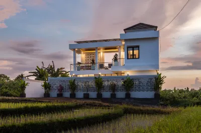 Laid Back Villa Canggu Hotel dekat Universitas Tabanan ᬉᬦᬶᬧᬾᬃᬲᬶᬢᬲ᭄ ᬢᬩᬦᬦ᭄᭟