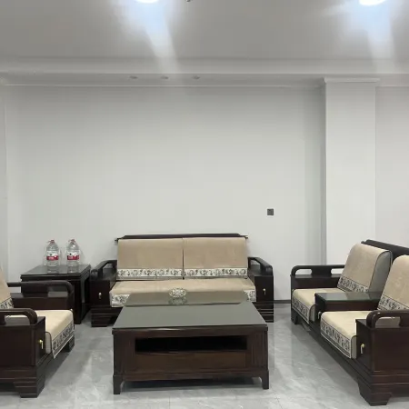 Yijia Hotel (Fangcheng County Library Longquan Park)