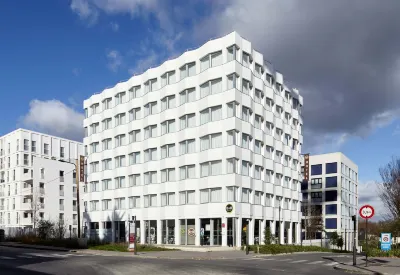 B&B Hotel Massy Gare TGV Các khách sạn ở Champlan