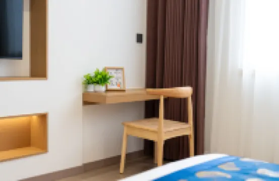 Floral Hotel·Qingyu hotel (Tonglu OMG Heartbeat Paradise Branch)