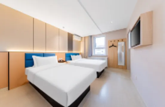 홈인 이즈 호텔 (우란차부 지닝 이중 위수완 캠퍼스)