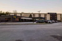 Four Points by Sheraton Allentown Lehigh Valley Hotels near Cottage Antiques and Crafts LLC