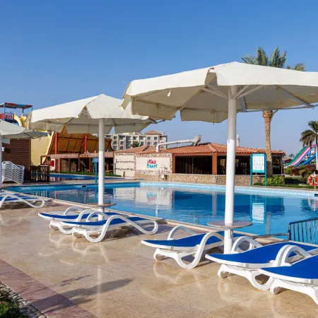 SUNRISE Solara Aqua Park Resort