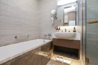 Jinling Yashe Apartment (Lion Bridge Pedestrian Street Xuanwu Lake Scenic Area Branch)