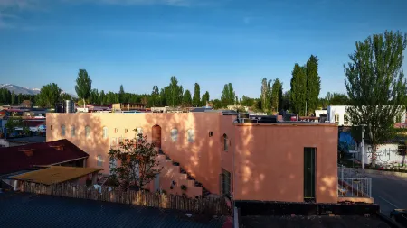 Xianyun  homestay Отели рядом с достопримечательностью «Xinyi Self-Drive Campground (Sayram Lake Branch)»