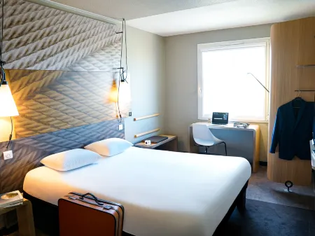 Ibis Caen Porte de Bretagne Отели в г. Фонтене-ле-Пенель