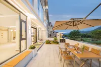 Sky Land · Xiaoman · FullMount · Southeast Asian-style Riverside Family Resort Boutique Stay 주보해 호텔