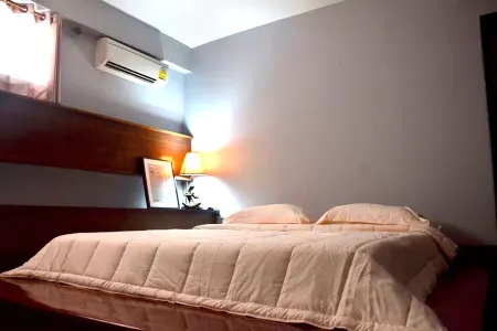 Baan Kieng Guesthouse Lampang Отели рядом с достопримечательностью «Wat Phra Kaeo Don Tao»