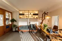 Moonlight·Puyue·Rooftop Moon White (Luoyi Ancient City Lijingmen Cross Street Store)