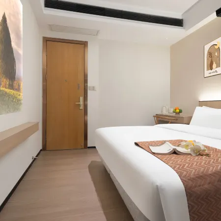 Hantang Siji Hotel (Wuyi Square - Changsha Railway Station Subway Station Store) Отели рядом с достопримечательностью «Железнодорожная станция Чанша»