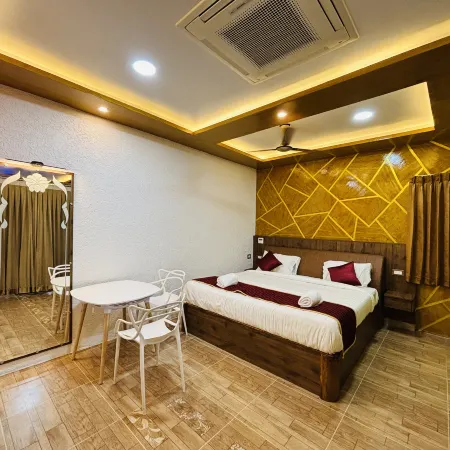 HOTEL N N PALACE Отели в г. Танджавур