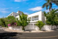 Serene 4BR Villa w/ Private Pool & Near the Beach