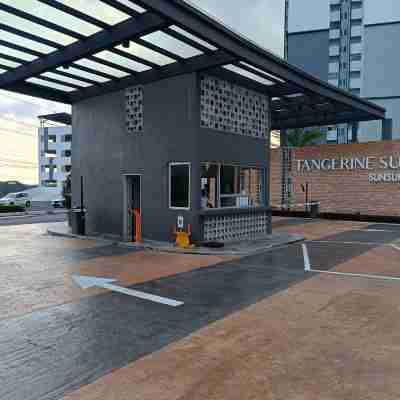 01-Airport-Sepang-KLIA-3Bedroom-XiamenUni-Mitsui-Wifi-Pool Hotel Exterior