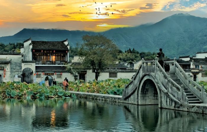 Hongcun Qiwu travel selection of Huizhou style landscape B & B