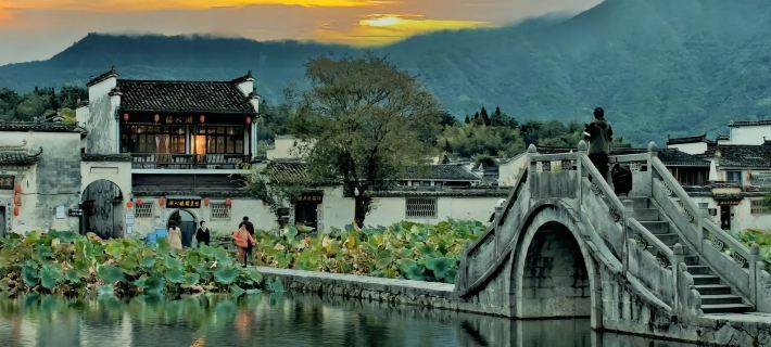 Hongcun Qiwu travel selection of Huizhou style landscape B & B Hotels in Yixian