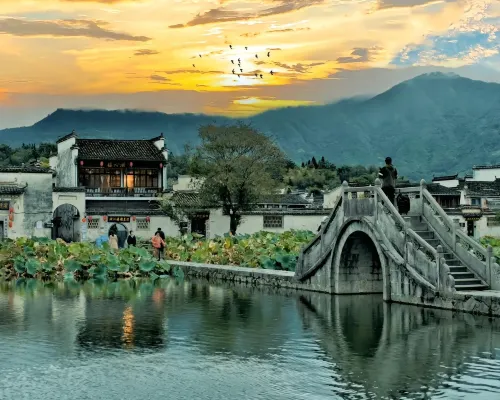 Hongcun Qiwu travel selection of Huizhou style landscape B & B โรงแรมในอี้เซียน