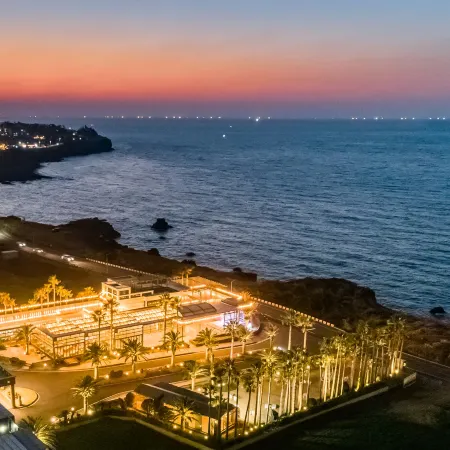 Uni Hotel Jeju Отели рядом с достопримечательностью «Публичная библиотека в городе Эволь»