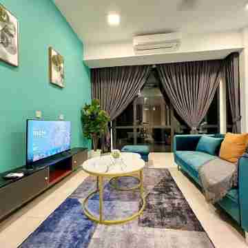 Grand Medini Residence by Luxecocoo CK Legoland Rooms