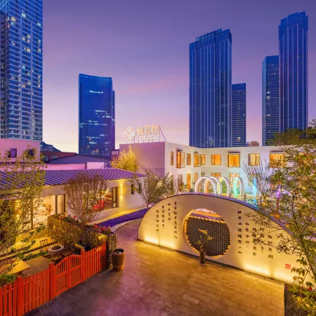 Linhua Courtyard Hotel (Dalian Xinghai Square Convention Center Subway Station)