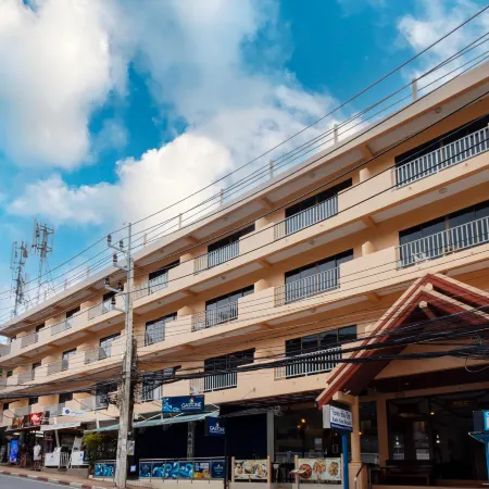 Kata Sun Beach Hotel Отели рядом с достопримечательностью «Ката-Ной-Бич»